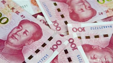 Die wirtschaftliche Lage ist düster. Sollten wir die Preise senken, um das Üb...